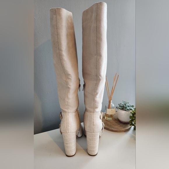 Cream Winter White Faux Suede Knee High Boots Size 6. Like new condition. - Picture 5 of 7